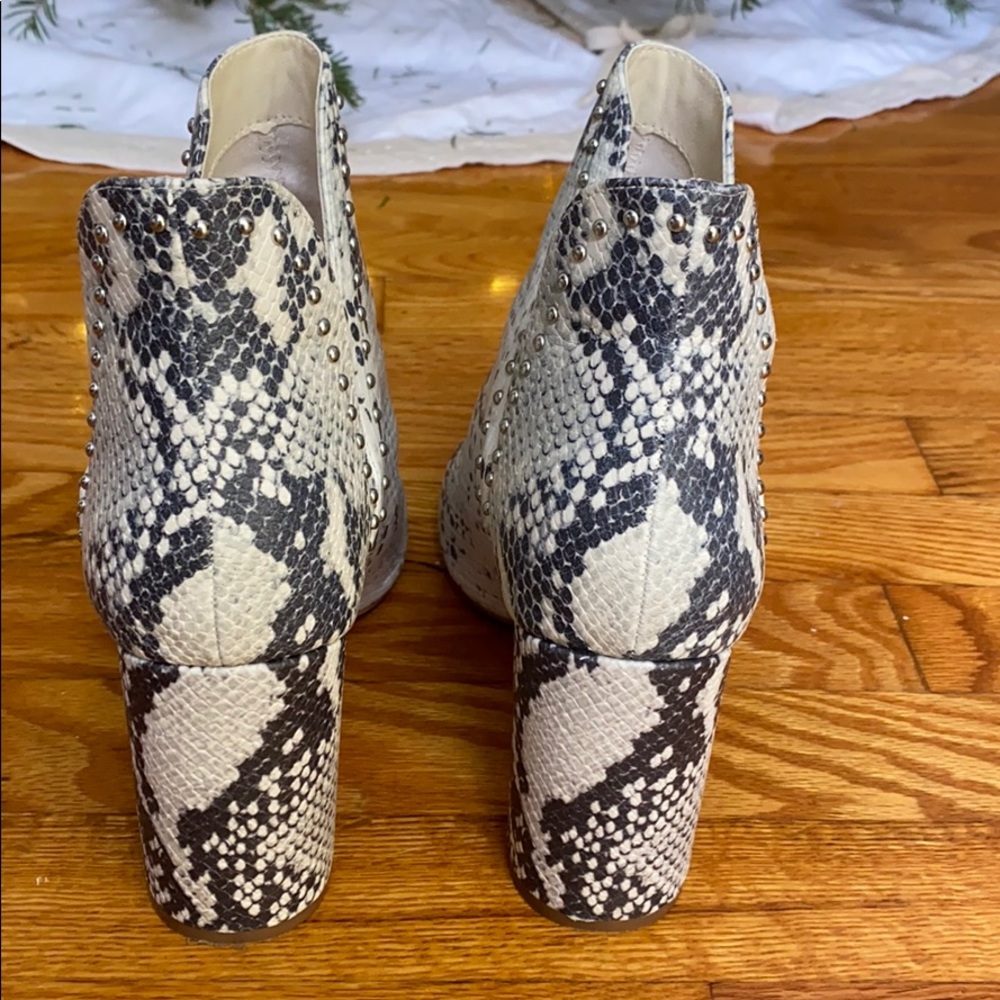 Steve Madden Snakeskin Rockstar Bootie 10 - Picture 3 of 9